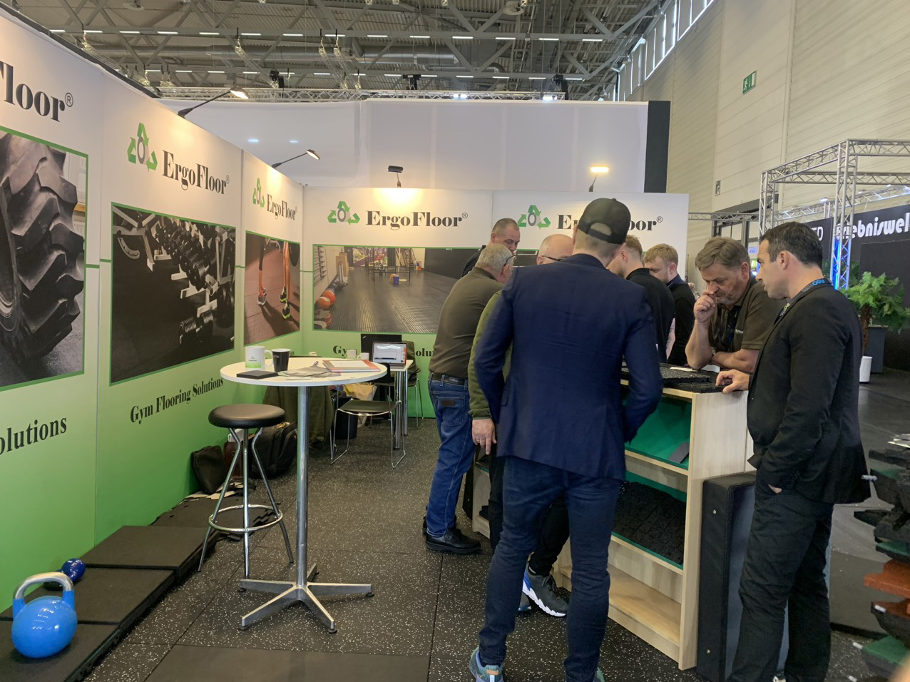 FIBO_messe_2023_ErgoFloor_stand_kunder.jpg?ts=1760016178