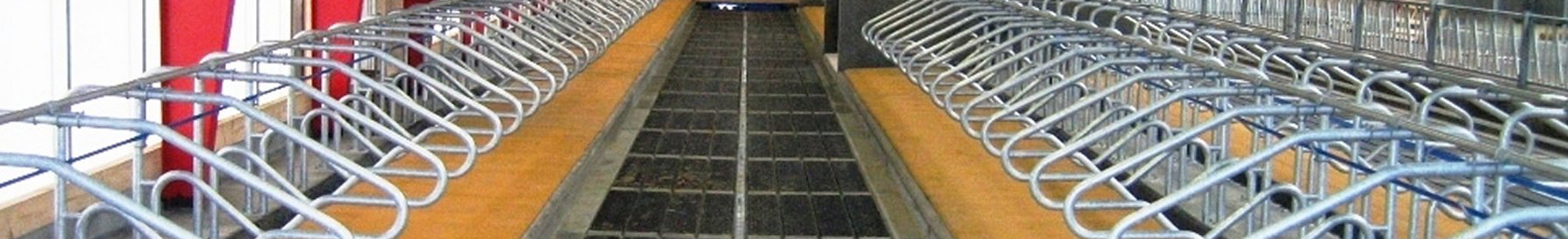Staldmåtter, gummimåtter, staldgulve, somåtter, ko-madrasser, liggeunderlag og gummifliser,  kostalde, hestestalde, svinestalde, farestier, smågrisehuler og sygestier.