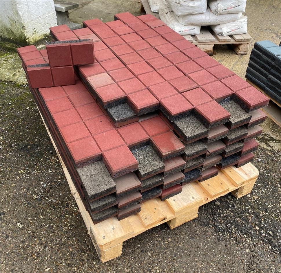 Restparti, 6,7 m2 (169 stk.) ErgoPave S-Link 300x200x40 mm gummifliser, C1-rød