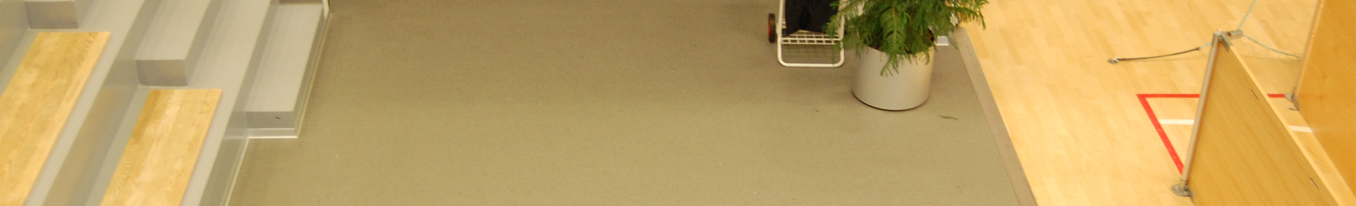 Gummigulv der giver en god akustik, trinstøjdæmpning og komfort