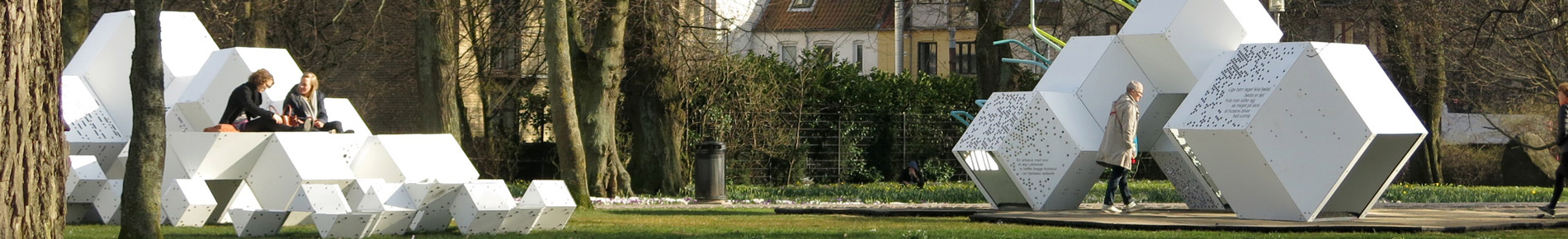 My Playground er specialfremstillede trekantsformede gummifliser, mobilt legelandskab skabt med Gustin Landskab