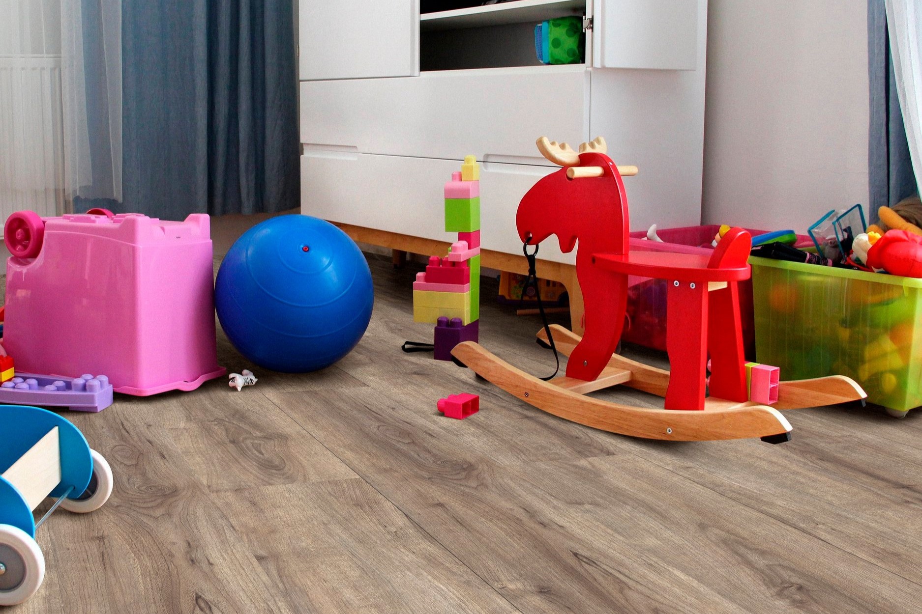 Grabo PlankIT LVT designvinyl planker i børneværelse